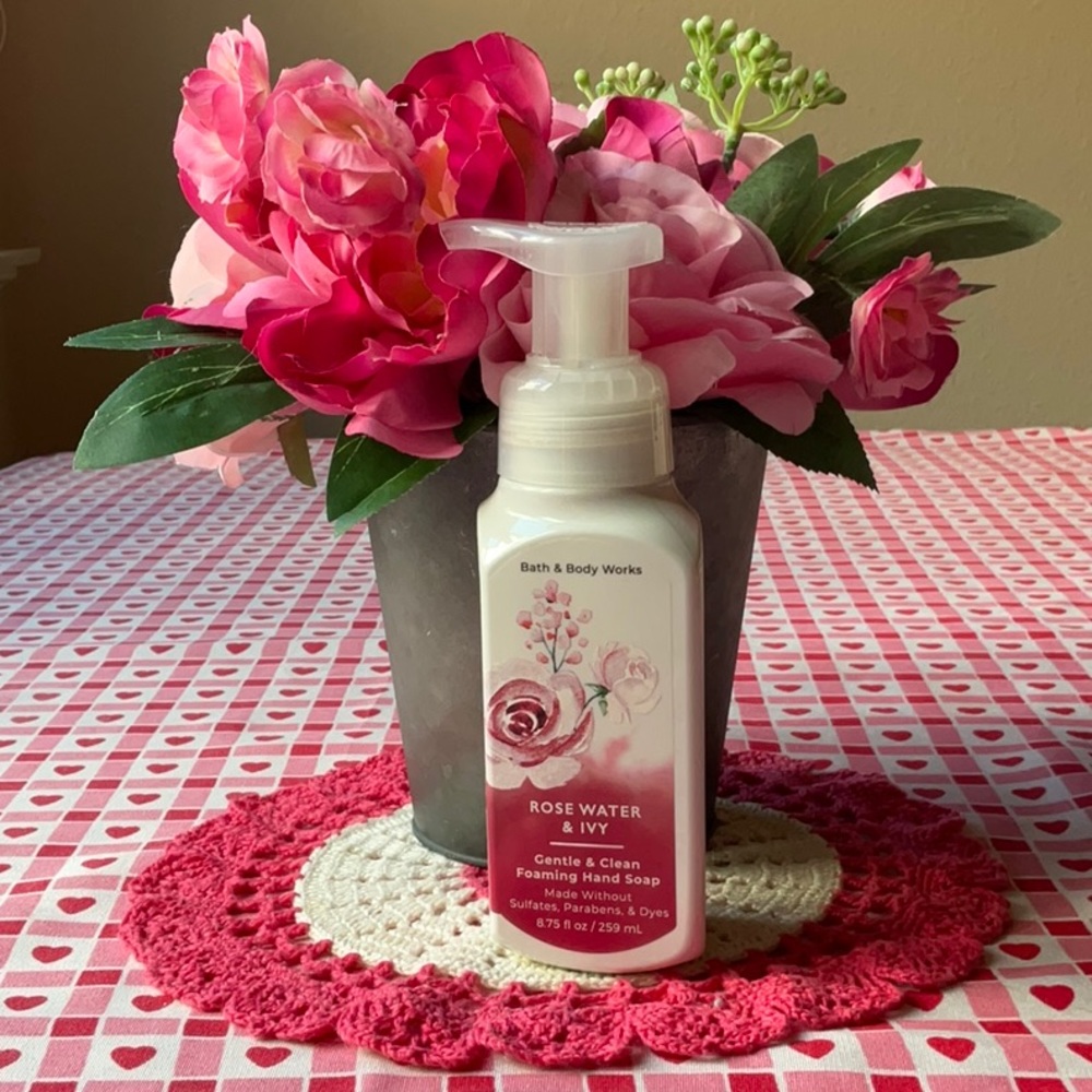 🧴💐🧴 BATH & BODY WORKS ROSE WATER  & IVY HAND SOAP 🧴💐🧴 NWT 🧴💐🧴 - Picture 5 of 16